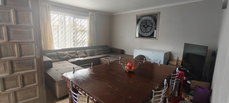 3 Bedroom Property for Sale in Strandfontein Village Western Cape